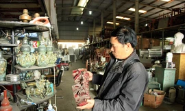 Nhộn nhịp chợ đồ cũ ven Hà Nội