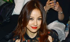 Sau lệnh cấm hở, Lee Hyori diện đồ kín mít