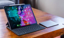 iPad Pro 20 có thể ngắt micro khi đóng vỏ máy
