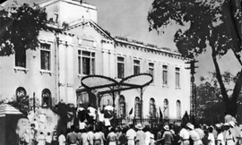 "Cái thuở ban đầu Dân quốc ấy..."