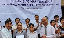 Khánh thành nhà mới cho hai hộ nghèo