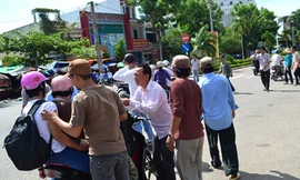 Cò quấy nhiễu sĩ tử về quê