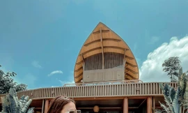 Lệ Quyên đáp trả khéo léo thế nào khi bị cư dân mạng chỉ trích chuyện ăn mặc?