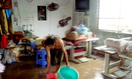 Mưa là nước tràn vào nhà