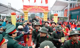 Thanh niên Hà Nội rạng rỡ lên đường nhập ngũ