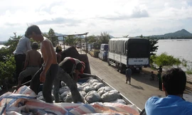 Việt Nam, Campuchia dỡ bỏ rào cản biên mậu