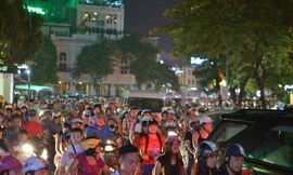 Đường phố Thủ đô tắc cứng đêm Trung thu