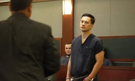  Bác sĩ gốc Việt hiếp dâm 11 nữ bệnh nhân.