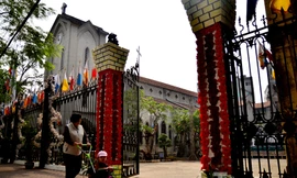 Ngắm nhà thờ tại Hà Nội trang hoàng đón Giáng sinh