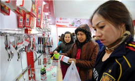 Nhân dịp khai trương showroom nhiều mặt hàng được giảm giá.