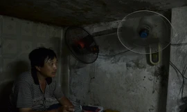 Nung người ở nhà hộp diêm phố cổ trong cái nóng 40 độ C