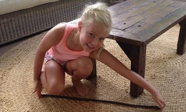 Sững sờ thấy giun đất khổng lồ ở Úc