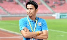 HLV Kiatisak đang lo lắng trước màn trình diễn ấn tượng của U23 Việt Nam.