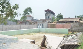 Hãi hùng hiện trường vụ sập tường bể bơi khiến học sinh tử vong