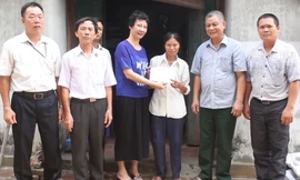 Prudential Việt Nam phối hợp báo Tiền Phong làm từ thiện