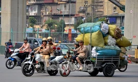 Lật mặt xe ba bánh tự chế giả danh thương binh