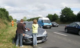 Tập lái xe trên đường liên tỉnh ở Pháp