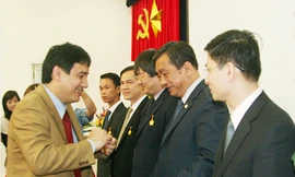 Trao kỉ niệm chương 'Vì thế hệ trẻ'