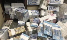 Nóng hổi như đổi tiền lì xì Tết