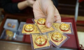 Giá vàng 'bốc hơi' đột ngột, điều cần làm ngay lúc này
