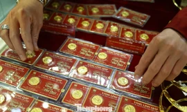 Giá vàng quay đầu giảm