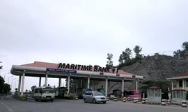 Nhiều lái xe không chịu nộp phí qua cầu Bãi Cháy