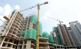 Giảm thuế, bơm tiền giải cứu bất động sản