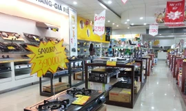 Thương nhân ngồi 'đuổi ruồi' đợi hết tháng 'cô hồn'