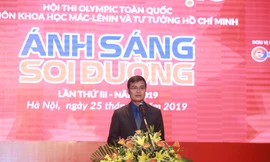 Bí thư T.Ư Đoàn, Chủ tịch T.Ư Hội SVVN Bùi Quang Huy phát biểu khai mạc Hội thi "Ánh sáng soi đường" lần thứ III, năm 2019.