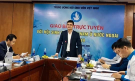 Anh Bùi Quang Huy, Bí thư T.Ư Đoàn, Chủ tịch T.Ư Hội SVVN chủ trì buổi giao ban trực tuyến với các Hội SVVN ở nước ngoài.