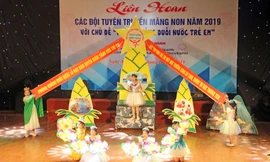 Phần thi sáng tạo của Đội tuyên truyền măng non đến từ tỉnh Thanh Hóa tại Liên hoan các Đội tuyên truyền măng non năm 2019 với chủ đề "Phòng, chống đuối nước trẻ em".