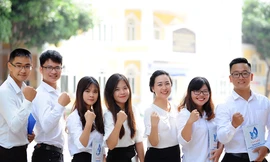 Các thí sinh đạt giải Nhất, Nhì vòng chung kết cuộc thi trực tuyến toàn quốc “Pháp luật học đường”, được ưu tiên xét tuyển khi đăng ký xét tuyển vào Trường ĐH Luật Hà Nội.