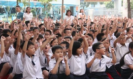 Hơn 1 nghìn thiếu nhi hưởng ứng cuộc thi Em yêu nước sạch tại lễ phát động.