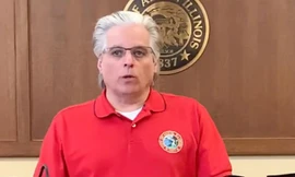 Thị trưởng Brant Walker cho biết, ông cảm thấy xấu hổ vì hành động của vợ mình và xin lỗi người dân Alton.