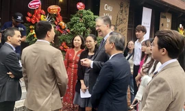 Đại sứ Mỹ thăm Văn Miếu nhân ngày Nhà giáo Việt Nam