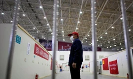 Cách ly xã hội, đeo khẩu trang, rửa tay vẫn được coi là biện pháp phòng bệnh COVID-19 tốt nhất, kể cả không có triệu chứng.