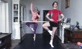 Các nghệ sỹ ba lê của nhà hát Bolshoi vẫn cùng nhau tập luyện qua mạng khi thành phố Moscow bị phong tỏa.