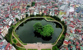 Bay trên những hồ tự nhiên đẹp nhất Hà Nội