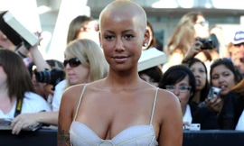 Người mẫu “trọc” Amber không còn sexy