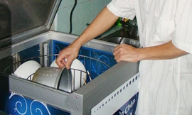 Nông dân làm máy rửa bát