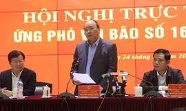 Thủ tướng yêu cầu các địa phương trong vùng ảnh hưởng của bão, dừng ngay các cuộc họp, tập trung chỉ đạo phòng chống bão số 16