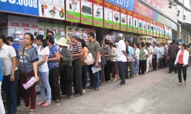 Đổ xô mua hàng trong 'Ngày thứ sáu đen' ở Sài Gòn