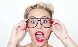 Miley Cyrus lại tung ảnh nổi loạn