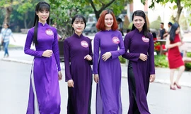 Ngắm nét thanh lịch nữ sinh xứ Huế 