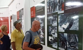 Trưng bày 300 hiện vật, hình ảnh tư liệu về Trường Sơn