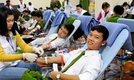 Đông đảo cán bộ, đoàn viên thanh niên Tổng cục Chính trị CAND tham gia hiến máu