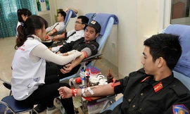 9X thành Nam rộn ràng sẻ chia giọt hồng