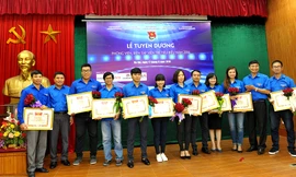 Các phóng viên, biên tập viên trẻ tại lễ tuyên dương của Đoàn khối các cơ quan T.Ư