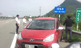 Chiếc xe chạy ngược chiều trên cao tốc Nội Bài - Lào Cai chiều 10/9