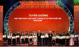 Tuyên dương 166 học sinh sinh viên dân tộc thiểu số xuất sắc tiêu biểu